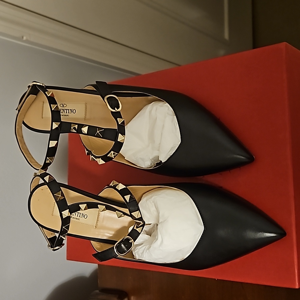 Valentino, Black heels studs, 40.5